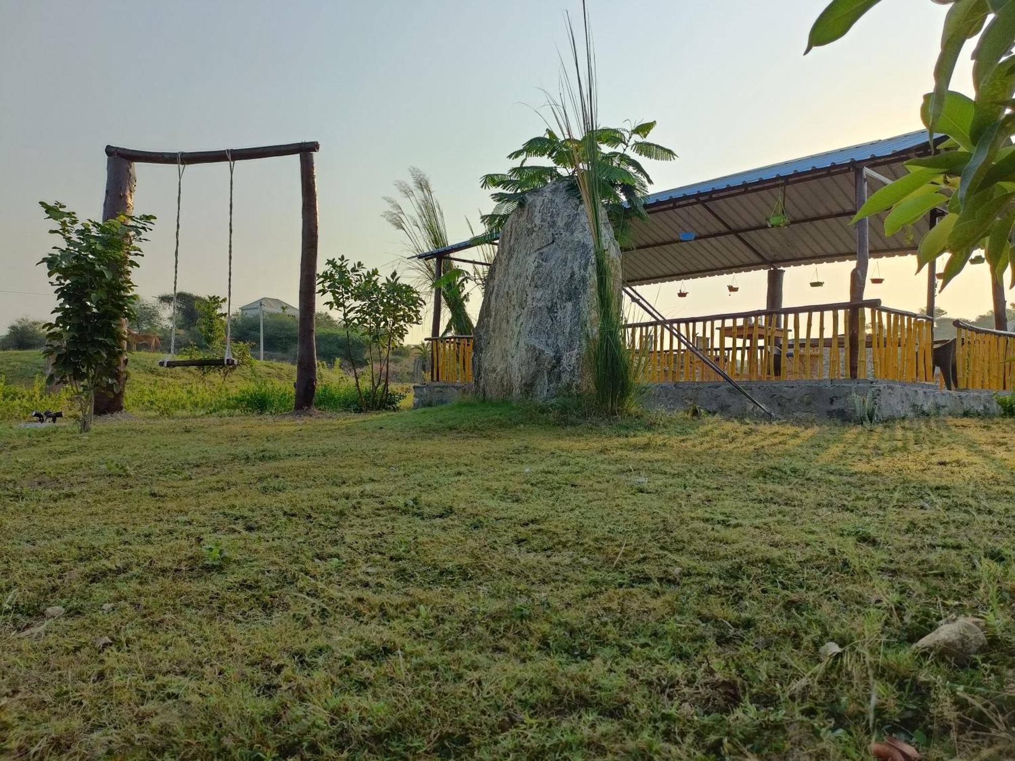 לינה וארוחת בוקר Nana Jawai Wildlife Safari Camp מראה חיצוני תמונה